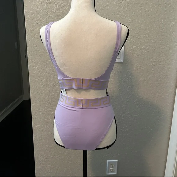Versace Greca Lavender
Bikini - Picture 10 of 11